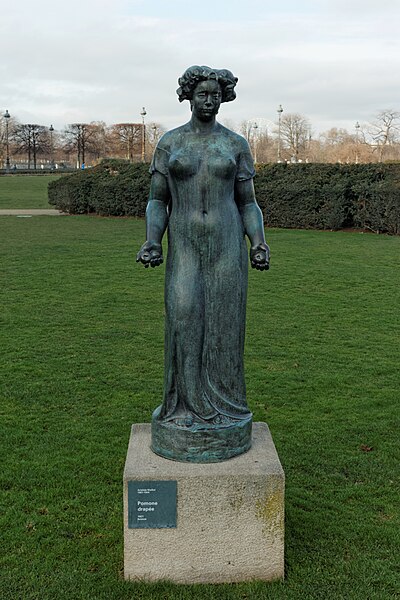 File:Pomone drapée by Aristide Maillol (Tuileries) 02.jpg