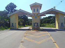 Entree van Dom Pedro de Alcântara op de hoofdweg Av. Guilherme Cléo Biasi