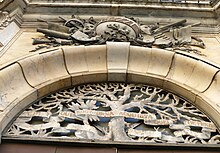 The gate of the theatre with Rozzi's coat of arms Portale Teatro dei Rozzi Siena.JPG