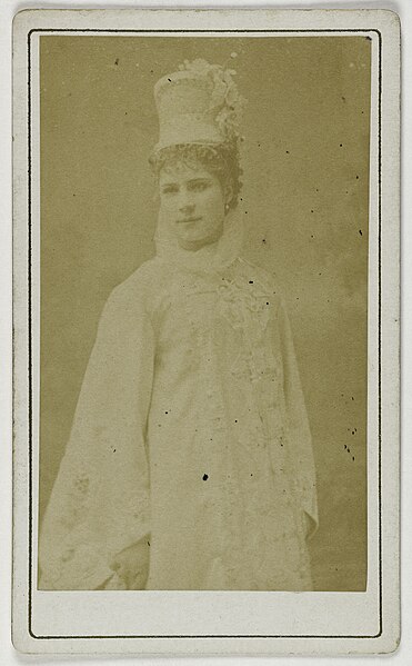 File:Portrait de Granier Jeanne, (1852-1919), (fille de Granier Irma, actrice), PH51372.jpg