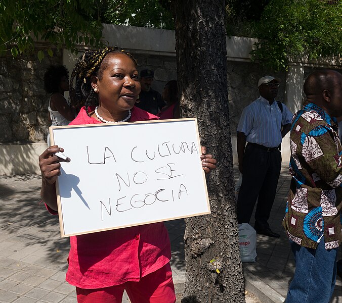 File:Protesta Contra la persecución a " la Cultura Bubi" - 20327840623.jpg