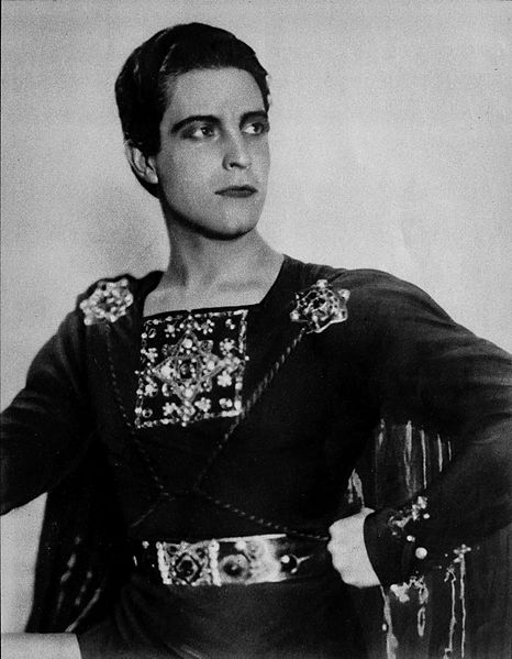 File:Ramon Novarro as Ben-Hur.jpg