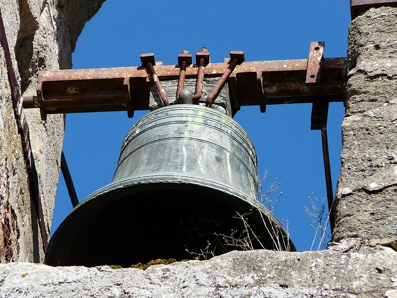 File:Rouffignac-Saint-Cernin église St Cernin cloche (1).JPG