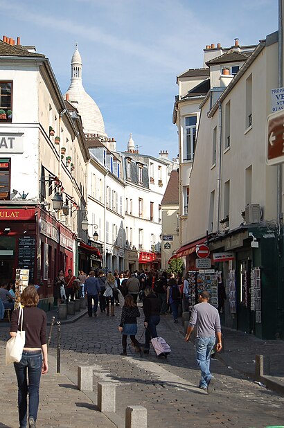 Comment aller à Rue Norvins en transport en commun - A propos de cet endroit