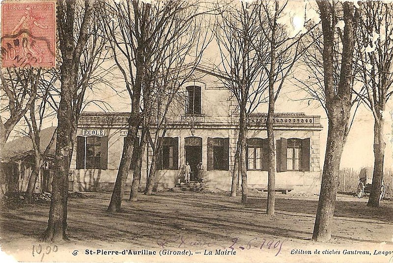 File:Saint-Pierre-d'Aurillac - Mairie 1a.jpg