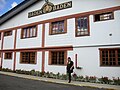 Chica en cerveceria Baden e Baden