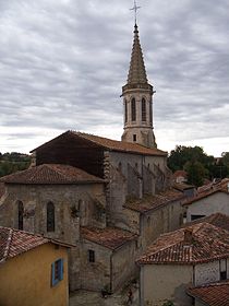 Sarrant eglise toits.jpg