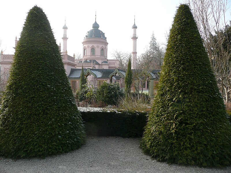 File:Schwetzingen Türk.Garten 01.JPG