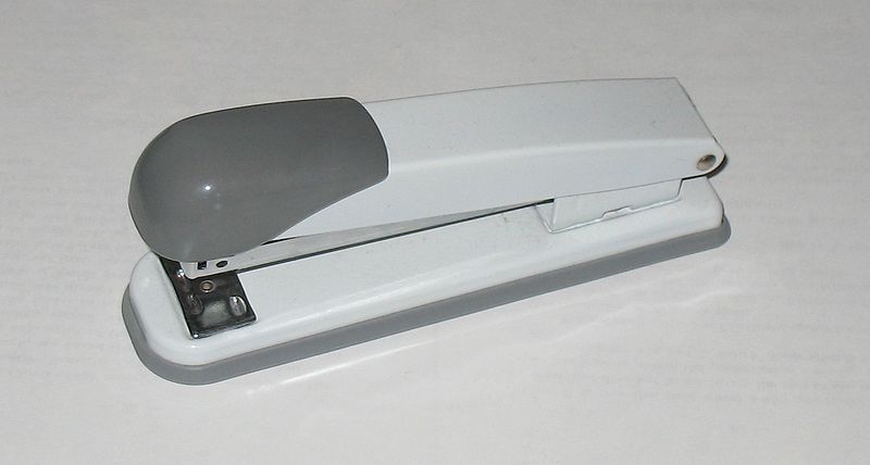 صورة:Stapler.JPG