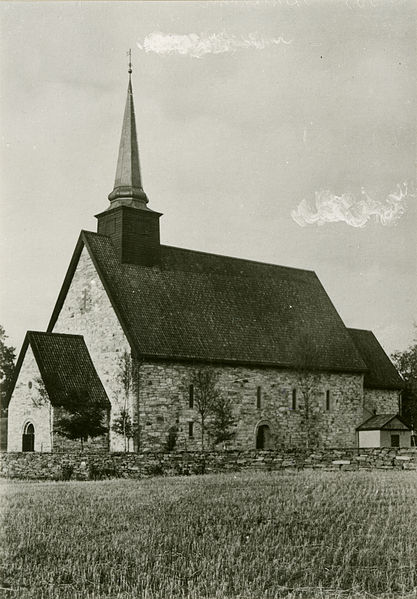 File:Stiklestad kirke, Nord-Trøndelag - Riksantikvaren-T375 01 0074.jpg