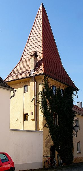 File:Streichlerturm (Greding).JPG