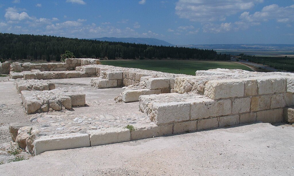 Salomonische Bauten in Megiddo - vergrößerbar