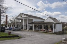 Arthurdale Inn The Arthurdale Inn in the Arthurdale community near Kingwood, West Virginia LCCN2015631567.tif