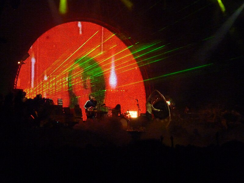 File:The Flaming Lips (4742676297).jpg