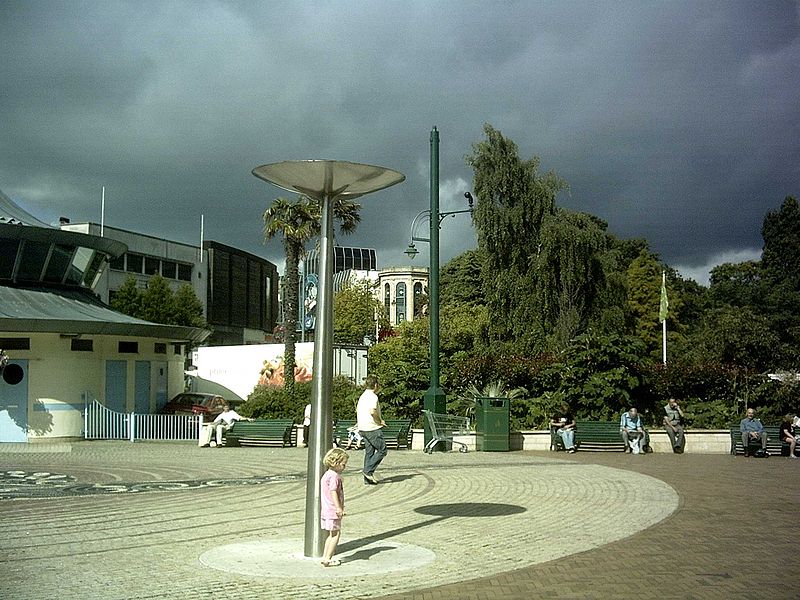 File:The Square, Bournemouth.jpg