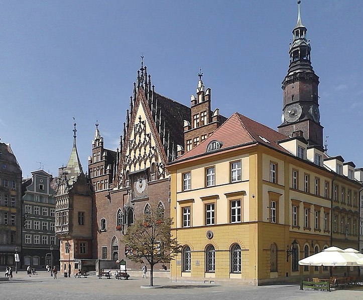 File:Town Hall in Wroclaw 02.jpg