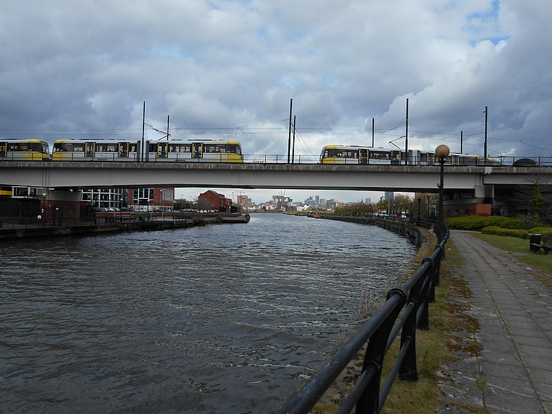 File:Trams over Pomona (2).JPG