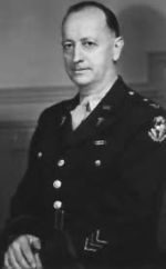 Fotografie americké armády plukovníka W.S. Middleton v roce 1945.jpg