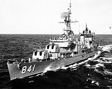 USS Noa (DD-841) underway on 1 April 1965.jpeg