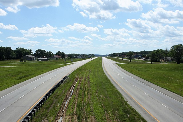 Freeway section of US 60 near Mountain Grove, Missouri