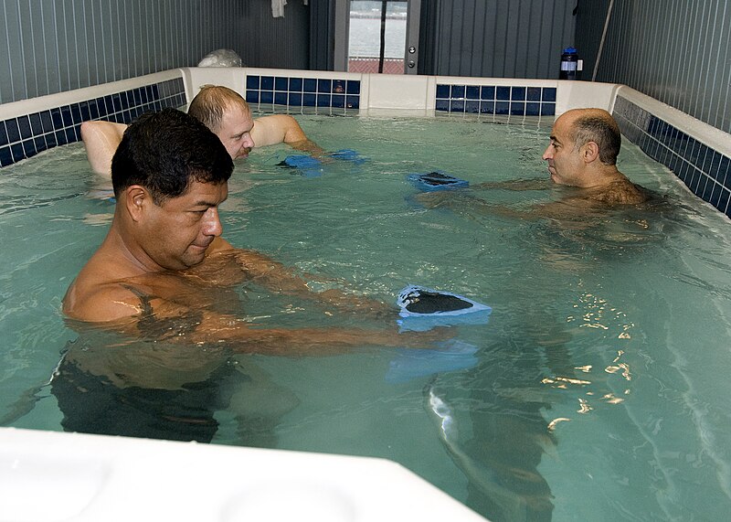 File:US Navy 080910-N-4500G-033 Special Warfare Combatant-craft Crewmen and support staff use small buoyant.jpg