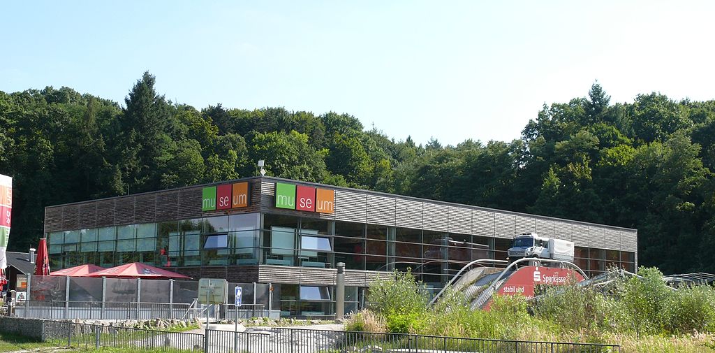 Das Unimog Museum  1024px-Unimog_Museum_Gaggenau