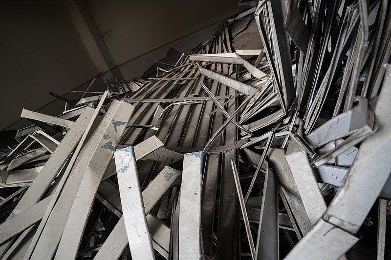 File:Unused metal scrap thrown away at a public place in a railway station -Chennai -India -DSC0001.jpg