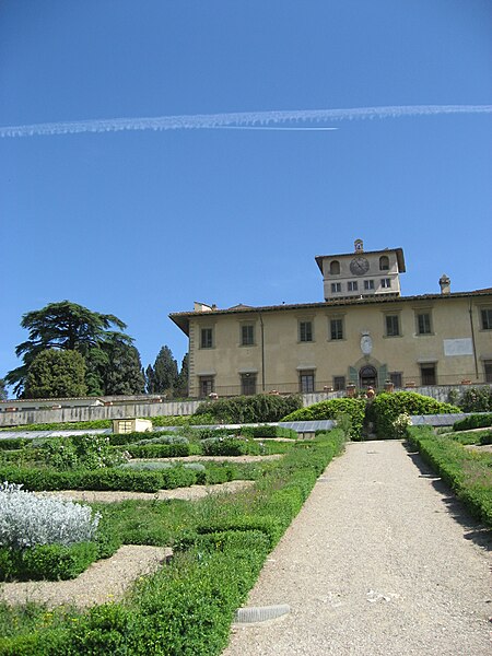 File:Villa La Petraia Apr 2008 (5).JPG