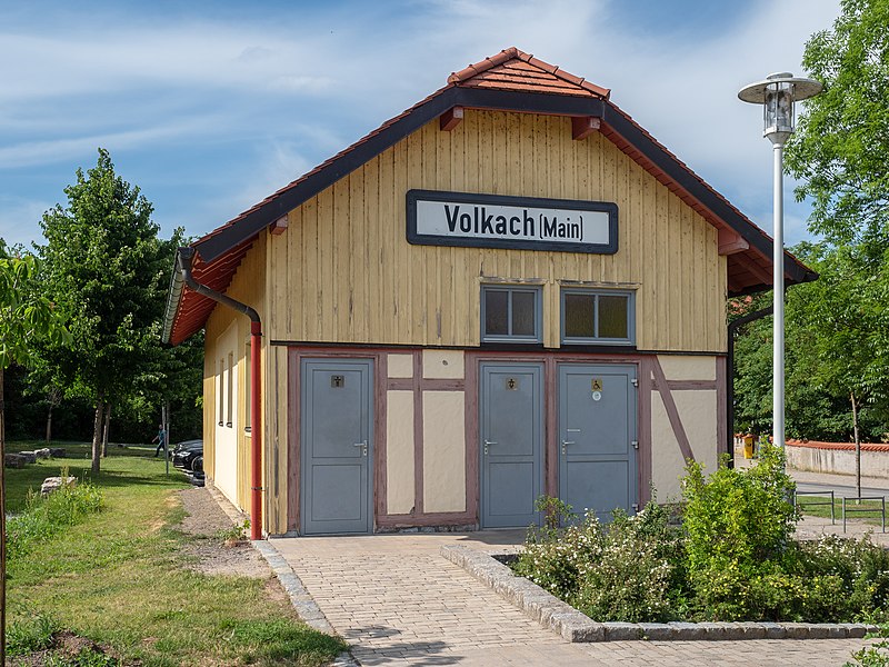 File:Volkach Bahnhof 5201407.jpg