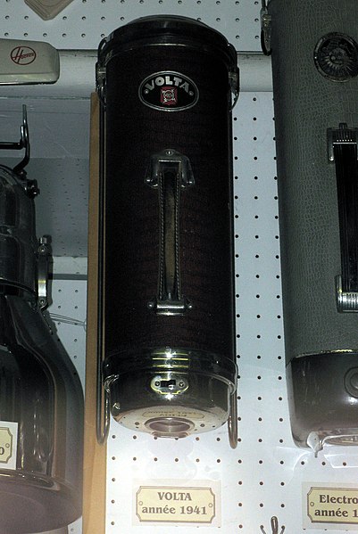 File:Volta 1941 Vacuum cleaner img 1393.jpg