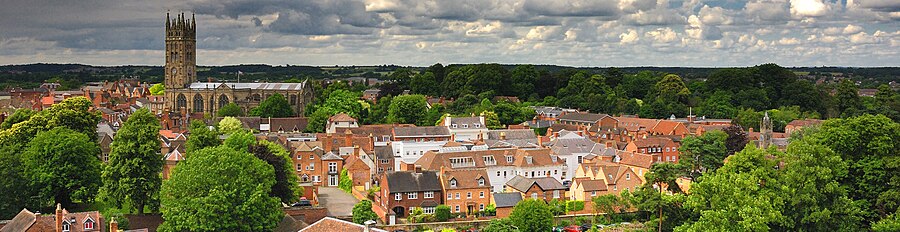 Warwick overview from the castle (Cropped).jpg