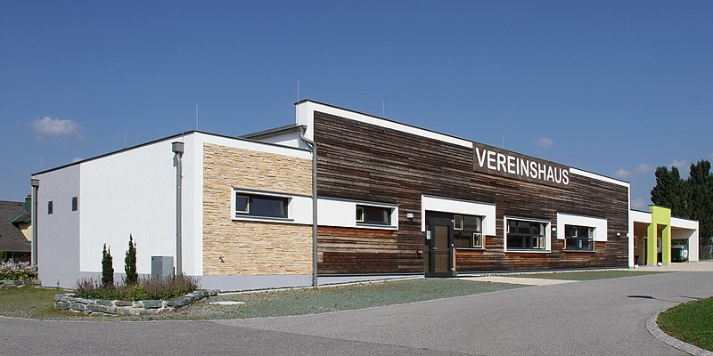 File:Wiesmath - Vereinshaus (02).jpg