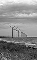 Windmolenpark in het IJsselmeer bij de Ketelbrug (Flevoland)