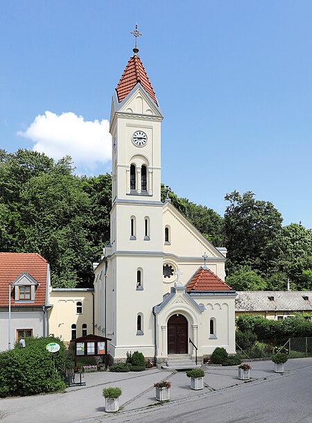 Wolfsgraben Kirche (2)