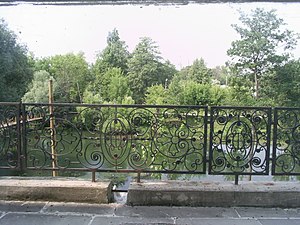 Вид на парк и на реку Суходрев с балкона барского дома усадьбы Полотняный завод.