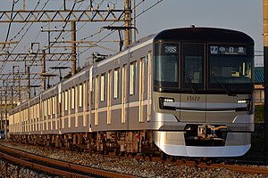 東京 メ ト ロ 13000 系 13122 編成 .jpg