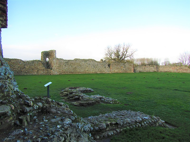 File:-2020-12-01 Looking north west across the inner court, Baconsthorpe Castle.JPG