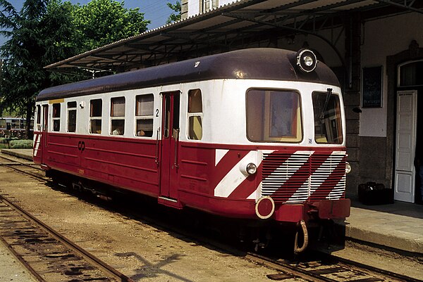A NOHAB-built metre gauge Série 9100 diesel railcar of the Portuguese Railways at Amarante station on the Tâmega line, northern Portugal (1996)