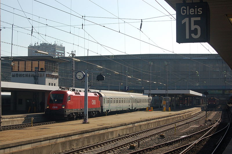 File:1116 236-9 in München 02.JPG