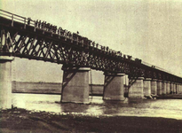 Pont sur la rivière Yongding en 1952
