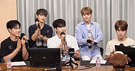 Vanner in augustus 2023 V.l.n.r. : Taehwan, Yeonggwang, Gon, Hyesung, en Sungkook