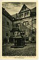 22496-Rochsburg-1924-3. Schloßhof mit Alten Ziehbrunnen-Brück & Sohn Kunstverlag.jpg