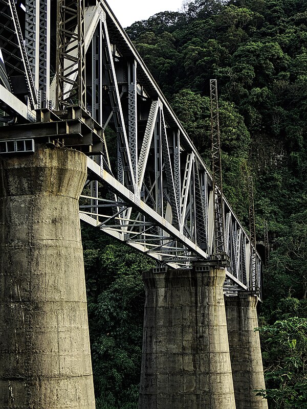 內社川鐵橋