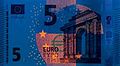 5 euro 2S front uvc.jpg