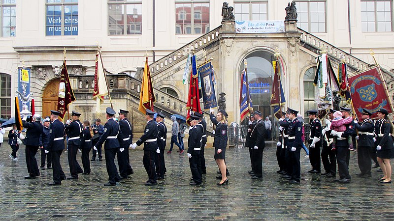 File:7. Internationaler Florianstag (Dresden) - Öffentlicher Festumzug der Feuerwehr Dresden - Altmarkt bis Neumarkt - Samstag 4. Mai 2019 - Verkehrsmuseum - Bild 011.jpg