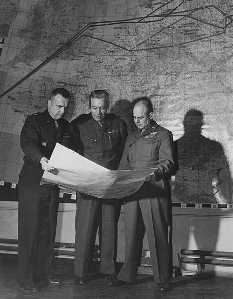 File:8th Air Force officers inspect map (204882163).jpg