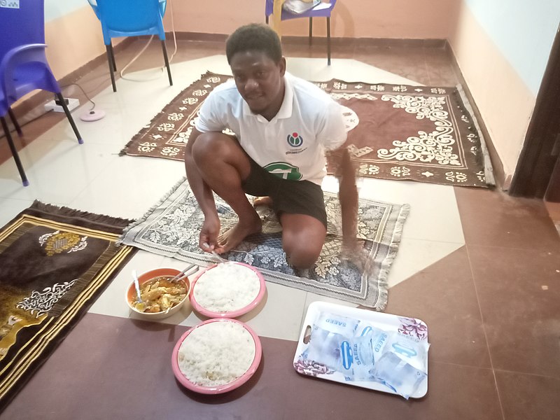 File:A Dagbani Wikimedian having his lunch.jpg