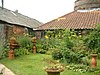 باغی در ظروف سفالی - geograph.org.uk - 775246.jpg