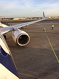 Miniatuur voor Bestand:Airplane wing at Bussels Zaventem Airport.jpg