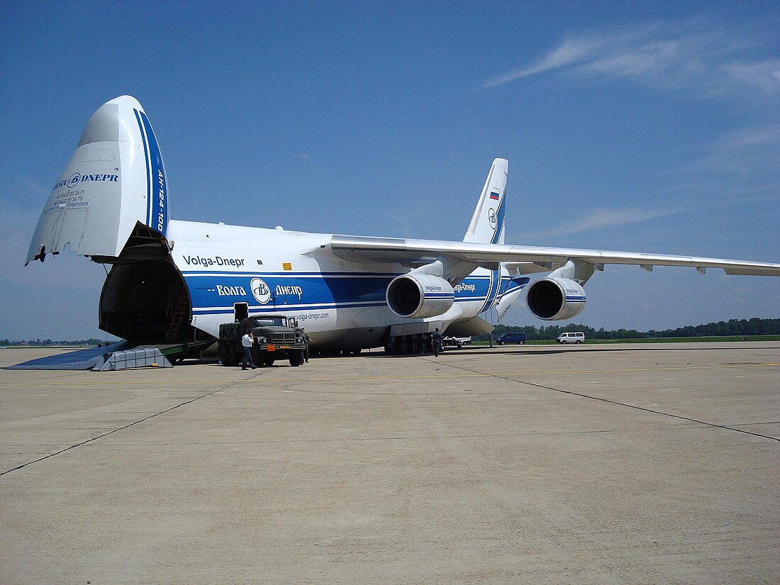 Avião cargueiro